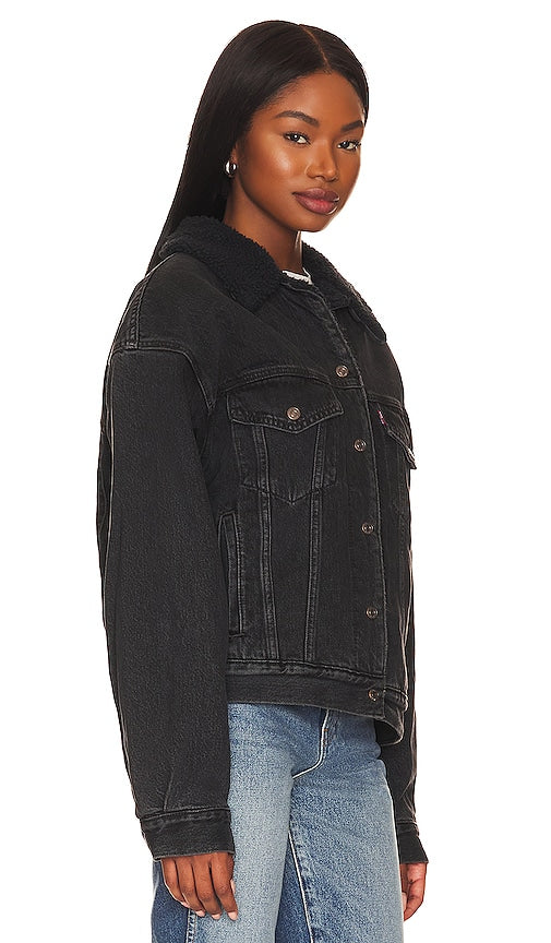 LEVI'S 90's Sherpa Trucker in Black