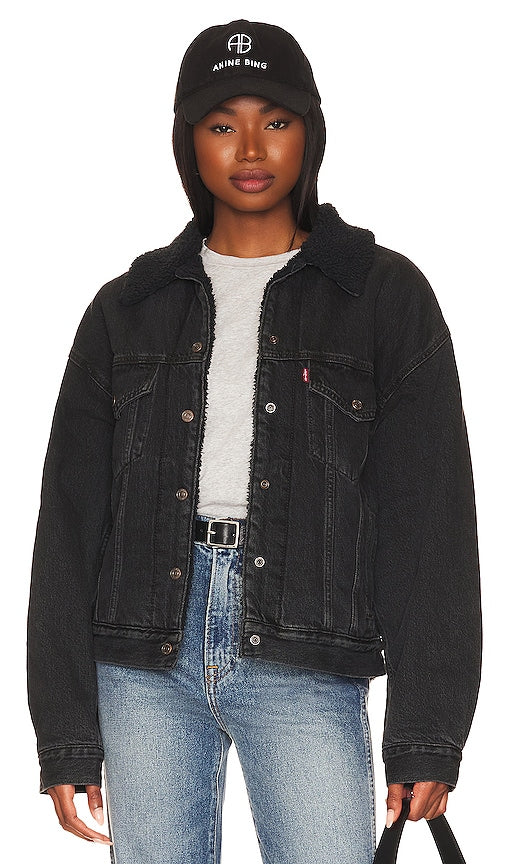 LEVI'S 90's Sherpa Trucker in Black - LEVI'S Sherpa Trucker années 90 en noir - LEVI'S 90 年代夏尔巴卡车司机黑色 - LEVI'S 90er Sherpa Trucker in Schwarz - LEVI'S 90's 셰르파 트러커 블랙 색상 - Levi's Sherpa Trucker anni '90 in nero