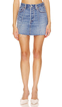 LEVI'S Recrafted Icon Skirt in Blue - Jupe emblématique revisitée LEVI'S en bleu - LEVI'S 重新设计的蓝色图标半身裙 - LEVI'S Recrafted Icon Rock in Blau - LEVI'S Recrafted 아이콘 스커트 블루 색상 - Gonna LEVI'S Icon Recrafted in blu