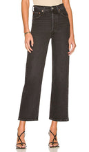 LEVI'S Ribcage Straight Ankle in Black - LEVI'S Cheville droite cage thoracique en noir - LEVI'S Ribcage 黑色直筒裤 - LEVI'S Ribcage Straight Ankle in Schwarz - LEVI'S 립케이지 스트레이트 앵클 블랙 색상 - Caviglia dritta Ribcage LEVI'S in nero