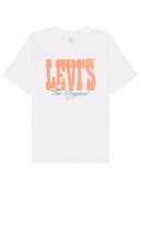 LEVI'S Vintage Fit Graphic Tee in White - LEVI'S - T-shirt graphique coupe vintage en blanc - LEVI'S 复古版型白色图案 T 恤 - LEVI'S Vintage Fit Grafik-T-Shirt in Weiß - LEVI'S 빈티지핏 그래픽 티셔츠 화이트 색상 - T-shirt grafica LEVI'S dal taglio vintage in bianco