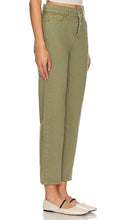 LEVI'S Wedgie Straight in Olive