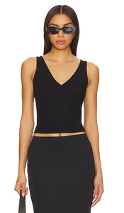 LNA Lily Deep V Rib Tank in Black - LNA Lily Débardeur côtelé profond en V en noir - LNA Lily 黑色深 V 罗纹背心 - LNA Lily Deep V Rib Tank in Schwarz - LNA Lily Deep V 립 탱크블랙 색상 - Canotta LNA Lily Deep V a coste in nero