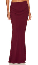 LOBA Antonella Maxi Skirt in Burgundy - Jupe longue LOBA Antonella en bordeaux - LOBA Antonella 酒红色长裙 - LOBA Antonella Maxirock in Burgund - LOBA Antonella 맥시 스커트 - LOBA Gonna lunga Antonella in Borgogna