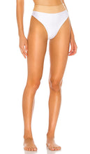 LPA Foster High Waist Bottom in White - LPA Foster - Bas taille haute en blanc - LPA Foster 白色高腰底裤 - LPA Foster Hose mit hoher Taille in Weiß - LPA Foster 하이 웨이스트 하의 화이트 색상 - Pantaloni a vita alta LPA Foster in bianco