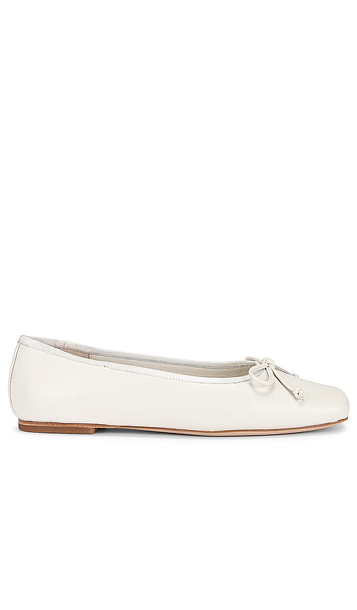LPA Natasha Ballet Flat in White - LPA Natasha Ballerines plates en blanc - LPA Natasha 白色芭蕾平底鞋 - LPA Natasha Ballerinas in Weiß - LPA 나타샤 발레 플랫 화이트 색상 - Ballerine LPA Natasha in bianco