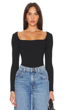 LSPACE Amore Bodysuit in Black - Body LSPACE Amore en noir - LSPACE Amore 黑色连体衣 - LSPACE Amore Body in Schwarz - LSPACE Amore 바디수트블랙 색상 - Body LSPACE Amore in nero
