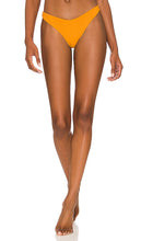 LSPACE Cabana Bitsy Bikini Bottom in Orange - Bas de bikini LSPACE Cabana Bitsy en orange - LSPACE Cabana Bitsy 橙色比基尼泳裤 - LSPACE Cabana Bitsy Bikinihose in Orange - LSPACE Cabana Bitsy 비키니 하의 오렌지 색상 - Fondo bikini LSPACE Cabana Bitsy in arancione