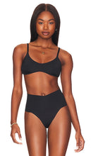 LSPACE Fused Alec Bikini Top in Black - Haut de bikini LSPACE Fused Alec en noir - LSPACE Fused Alec 黑色比基尼上衣 - LSPACE Fused Alec Bikinioberteil in Schwarz - LSPACE Fused Alec 비키니 탑블랙 색상 - Top bikini Alec fuso LSPACE in nero