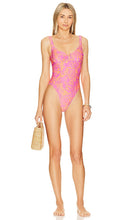 LSPACE Kendal One Piece in Pink - LSPACE Kendal une pièce en rose - LSPACE Kendal 粉色一件 - LSPACE Kendal Einteiler in Rosa - LSPACE 켄달 원피스 핑크 색상 - LSPACE Kendal Costume intero in rosa