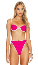 LSPACE Nico Bikini Top in Fuchsia - Haut de bikini LSPACE Nico en fuchsia - LSPACE Nico 紫红色比基尼上衣 - LSPACE Nico Bikinioberteil in Fuchsia - LSPACE NICO 비키니 탑 - Top bikini LSPACE Nico in fucsia