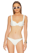 LSPACE Nikita Bikini Top in Cream - Haut de bikini LSPACE Nikita en crème - LSPACE Nikita 奶油色比基尼上衣 - LSPACE Nikita Bikinioberteil in Creme - LSPACE Nikita 비키니 탑 - Top bikini LSPACE Nikita in crema