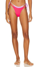 LSPACE Seam-free Fused Mackena Bikini Bottom in Fuchsia - Bas de bikini Mackena fusionné sans couture LSPACE en fuchsia - LSPACE 紫红色无缝融合 Mackena 比基尼泳裤 - Nahtfreies, verschmolzenes Mackena-Bikinioberteil von LSPACE in Fuchsia - LSPACE 솔기가 없는 퓨즈드 맥케나 비키니 하의(퓨시아 소재) - Slip bikini Mackena fuso senza cuciture LSPACE in fucsia