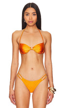 LSPACE Toni Satin Shine Top in Orange - LSPACE Toni Satin Shine Top en Orange - LSPACE Toni Satin Shine 橙色上衣 - LSPACE Toni Satin Shine Top in Orange - LSPACE Toni 새틴 샤인 탑 - Top LSPACE Toni satinato lucido in arancione
