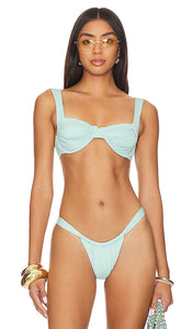 LSPACE x Hanna Montazami Stella Bikini Top in Baby Blue - Haut de bikini Stella LSPACE x Hanna Montazami en bleu bébé - LSPACE x Hanna Montazami Stella 淡蓝色比基尼上衣 - LSPACE x Hanna Montazami Stella Bikinioberteil in Babyblau - LSPACE x Hanna Montazami 스텔라 비키니 탑 베이비 블루 색상 - Top bikini LSPACE x Hanna Montazami Stella in celeste