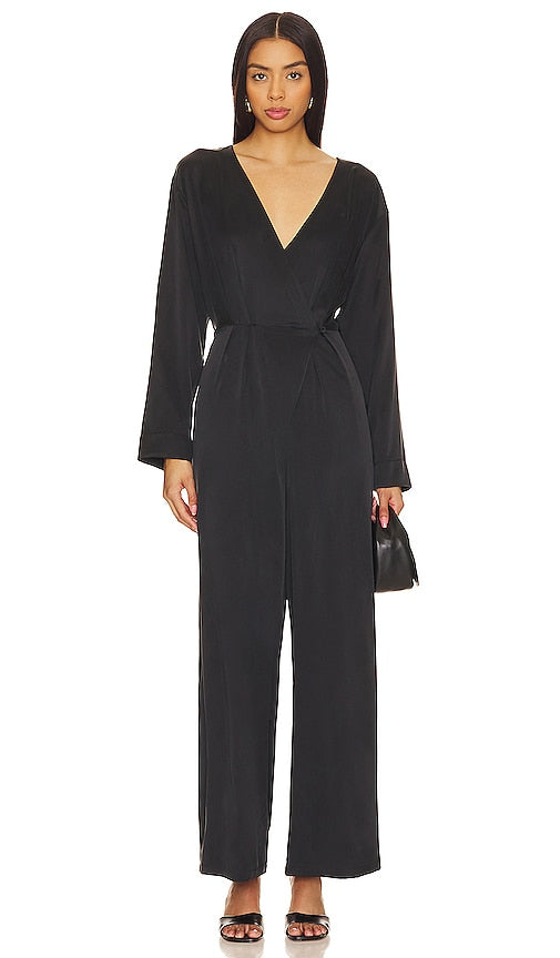 LUNYA Silk Long Sleeve Jumpsuit in Black - Combinaison à manches longues en soie LUNYA en noir - LUNYA 黑色真丝长袖连身裤 - LUNYA Seiden-Langarm-Jumpsuit in Schwarz - LUNYA 실크 긴팔 점프수트블랙 색상 - Tuta a maniche lunghe in seta LUNYA in nero