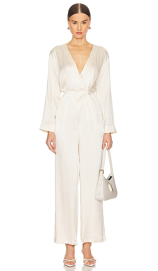 LUNYA Silk Long Sleeve Jumpsuit in White - Combinaison à manches longues en soie LUNYA en blanc - LUNYA 白色真丝长袖连身裤 - LUNYA Seiden-Langarm-Jumpsuit in Weiß - LUNYA 실크 긴팔 점프수트화이트 색상 - Tuta a maniche lunghe in seta LUNYA in bianco