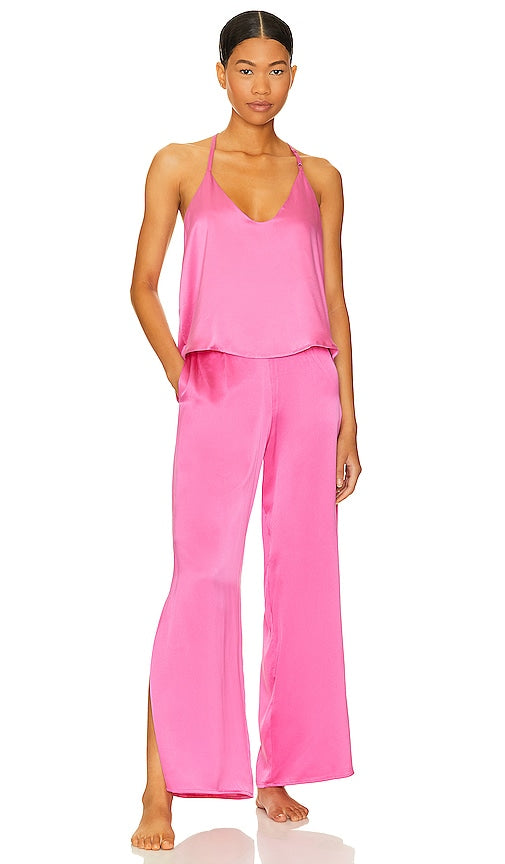 LUNYA Washable Silk Cami Pant Set in Pink - Ensemble pantalon caraco en soie lavable LUNYA en rose - LUNYA 粉色可水洗真丝吊带裤套装 - LUNYA Waschbares Cami-Hose-Set aus Seide in Rosa - LUNYA 워셔블 실크 캐미 팬츠 세트 (핑크) - Set di pantaloni a canottiera in seta lavabile LUNYA in rosa