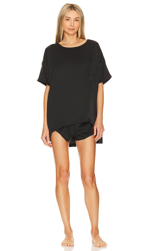 LUNYA Washable Silk Tee Set in Black - Ensemble t-shirt en soie lavable LUNYA en noir - LUNYA 黑色可水洗丝绸 T 恤套装 - LUNYA Waschbares Seiden-T-Shirt-Set in Schwarz - LUNYA 워셔블 실크 티셔츠 블랙 색상 - Set T-shirt in seta lavabile LUNYA in nero