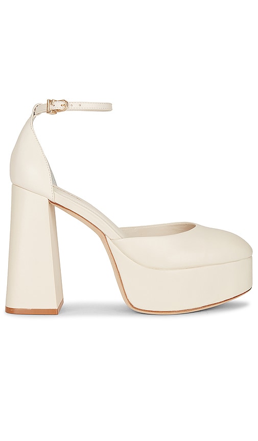 Larroude Ari Heel in Ivory - Talon Larroude Ari en ivoire - Larroude Ari 象牙色高跟鞋 - Larroude Ari Heel in Elfenbein - Larroude Ari 힐 아이보리 색상 - Tacco Larroude Ari in avorio