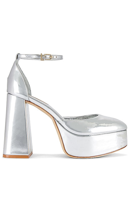 Larroude Ari Pump in Metallic Silver - Escarpin Larroude Ari en Argent Métallisé - Larroude Ari 金属银高跟鞋 - Larroude Ari Pump in Metallic-Silber - 메탈릭 실버 소재의 Larroude Ari 펌프스 - Décolleté Larroude Ari in argento metallizzato