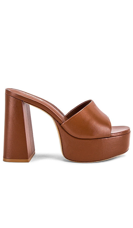 Larroude Dolly Mule in Brown - Mules Dolly Larroude en marron - Larroude Dolly 棕色穆勒鞋 - Larroude Dolly Mule in Braun - Larroude Dolly 뮬 브라운 색상 - Mule Larroude Dolly in marrone