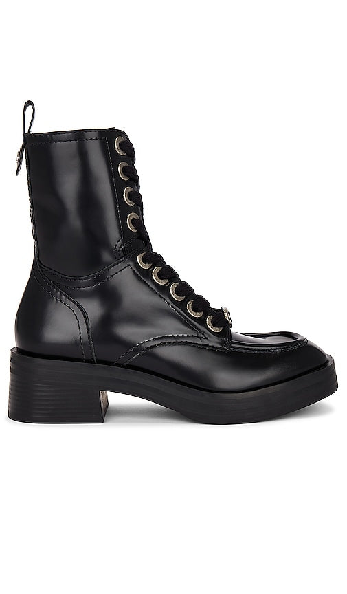 Larroude Joan Boot in Black - Botte Larroude Joan en Noir - Larroude Joan 黑色靴子 - Larroude Joan Stiefel in Schwarz - Larroude Joan 부츠 블랙 색상 - Stivale Larroude Joan in nero