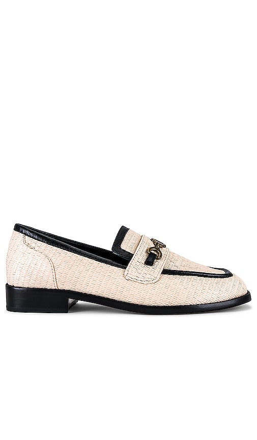 Larroude Patricia Loafer in Beige - Larroude Mocassin Patricia en Beige - Larroude Patricia 米色乐福鞋 - Larroude Patricia Loafer in Beige - Larroude Patricia 로퍼 베이지 색상 - Mocassino Larroude Patricia in beige