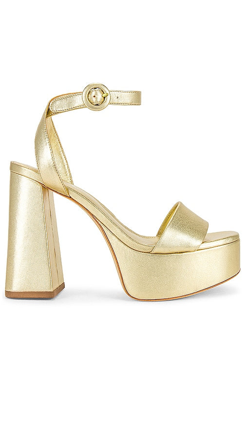 Larroude The Dolly Platform in Metallic Gold - Larroude La plateforme Dolly en or métallisé - Larroude 金属金色 Dolly 厚底鞋 - Larroude Die Dolly-Plattform in Metallic-Gold - 메탈릭 골드 소재의 Larroude The Dolly 플랫폼 - Larroude La piattaforma Dolly in oro metallizzato