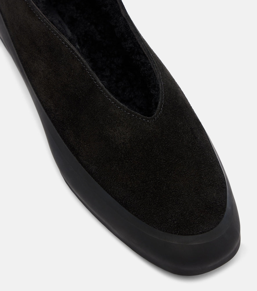 Le Monde Beryl Apres Ski shearling-lined suede ballet flats