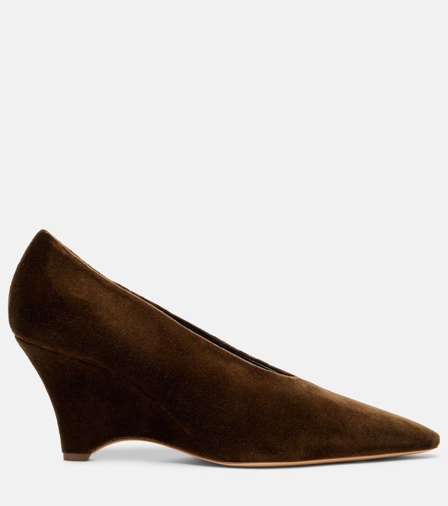 Le Monde Beryl Victoria 70 velvet wedges