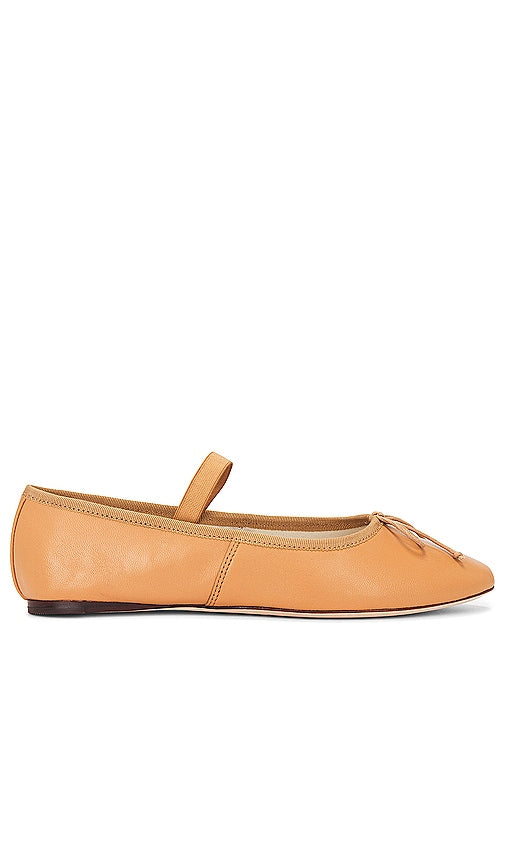 Loeffler Randall Leonie Flat in Tan - Loeffler Randall Leonie Flat en beige - Loeffler Randall Leonie 黄褐色平底鞋 - Loeffler Randall Leonie Wohnung in Hellbraun - Loeffler Randall Leonie 플랫 탠 색상 - Loeffler Randall Leonie Appartamento in marrone chiaro