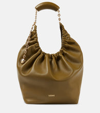 Loewe Squeeze Medium leather shoulder bag. Shop Loewe Shoulder Bags for women now.