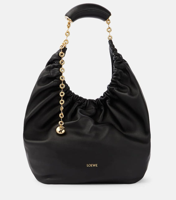 Loewe Squeeze Medium leather shoulder bag. Shop Loewe Shoulder Bags for women now.