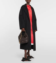 Loewe Squeeze Small leather shoulder bag