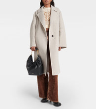 Loewe Squeeze Small leather shoulder bag