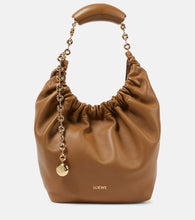 Loewe Squeeze Small leather shoulder bag. Shop Loewe Shoulder Bags for women now.