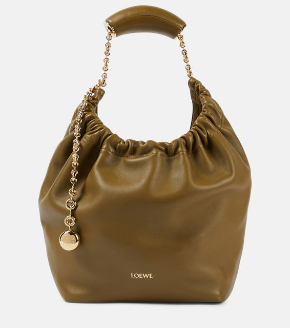 Loewe Squeeze Small leather shoulder bag. Shop Loewe Shoulder Bags for women now.