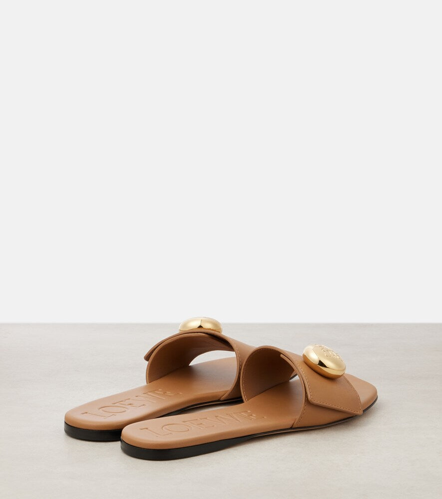 Loewe Pebble leather slides in Beige - Slides