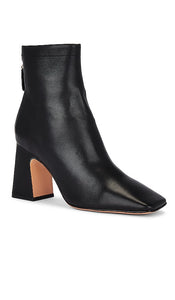 Lola Cruz Dinge Boot in Black