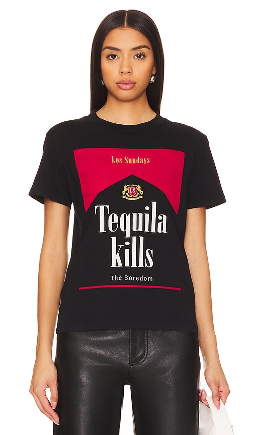 Los Sundays The Tequila Kills Tee in Black - T-shirt Los Sundays The Tequila Kills en noir - Los Sundays 龙舌兰杀死黑色 T 恤 - Los Sundays The Tequila Kills T-Shirt in Schwarz - Los Sundays The Tequila Kills 티셔츠 색상은 블랙 색상입니다. - Los Sundays The Tequila Kills Tee in nero