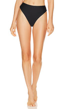 Lovers and Friends Abigail High Waist Bottom in Black - Lovers and Friends - Abigail - Bas taille haute noir - Lovers and Friends Abigail 黑色高腰底裤 - Lovers and Friends Abigail Hose mit hoher Taille in Schwarz - Lovers and Friends Abigail 하이웨이스트 하의 블랙 색상 - Pantaloni a vita alta Abigail Lovers and Friends in nero