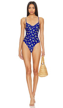 Lovers and Friends Alamea Scoop One Piece in Blue - Lovers and Friends Alamea Scoop One Piece en bleu - 恋人和朋友 Alamea 舀一件蓝色的 - Lovers and Friends Alamea Scoop Einteiler in Blau - Lovers and Friends Alamea 스쿠프 원피스 블루 색상 - Lovers and Friends Alamea Scoop Costume intero in blu