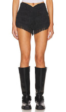 Lovers and Friends Andi Fringe Skort in Black - Lovers and Friends - Jupe-short à franges Andi en noir - Lovers and Friends Andi 黑色流苏裙裤 - Lovers and Friends Andi Fransen-Skort in Schwarz - Lovers and Friends Andi Fringe Skort 블랙 색상 - Lovers and Friends Andi Gonna con frange in nero