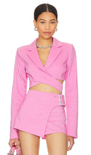 Lovers and Friends August Wrap Blazer in Pink - Lovers and Friends - Blazer portefeuille August en rose - Lovers and Friends August 粉色裹身西装外套 - Lovers and Friends August Wickelblazer in Rosa - Lovers and Friends August 랩 블레이저 핑크 색상 - Lovers and Friends August Wrap Blazer in rosa