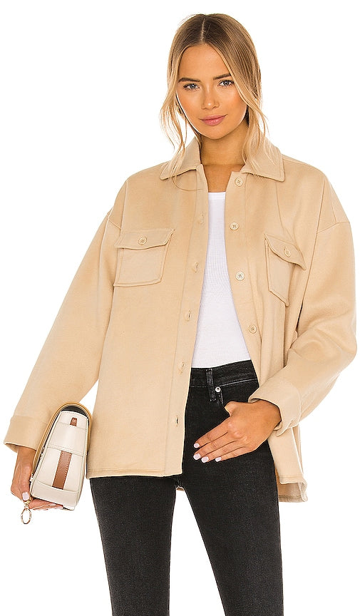 Lovers and Friends Belted Utility Fleece Jacket in Beige - Lovers and Friends - Veste polaire utilitaire avec ceinture en beige - Lovers and Friends 米色系腰带实用抓绒夹克 - Lovers and Friends Utility-Fleecejacke mit Gürtel in Beige - Lovers and Friends 벨티드 유틸리티 플리스 재킷베이지 색상 - Giacca in pile con cintura Lovers and Friends in beige