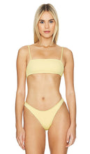 Lovers and Friends By The Poolside Top in Yellow - Haut Lovers and Friends au bord de la piscine en jaune - 池畔的恋人和朋友黄色上衣 - Oberteil „Lovers and Friends By The Poolside“ in Gelb - Lovers and Friends By The Poolside 탑 - Amanti e amici a bordo piscina Top in giallo