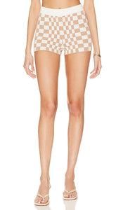 Lovers and Friends Carice Checkered Shorts in Brown - Lovers and Friends - Short à carreaux Carice en marron - Lovers and Friends Carice 棕色格纹短裤 - Karierte Shorts „Carice“ von Lovers and Friends in Braun - Lovers and Friends Carice 체크무늬 쇼츠 브라운 색상 - Lovers and Friends Carice Pantaloncini a quadretti in marrone