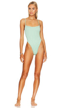 Lovers and Friends Craze One Piece in Mint - Lovers and Friends Craze One Piece à la menthe - 恋人和朋友为一件薄荷糖疯狂 - Lovers and Friends Craze One Piece in Mint - Lovers and Friends Craz 원피스 민트 색상 - Amanti e amici impazziscono per One Piece in menta