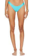 Lovers and Friends Fun Loving Bottom in Blue - Lovers and Friends Fun Loving Bottom en bleu - 恋人和朋友有趣的蓝色爱底 - Lovers and Friends Fun Loving Bottom in Blau - Lovers and Friends Fun Loving 하의 블루 색상 - Amanti e amici Fondo amorevole divertente in blu